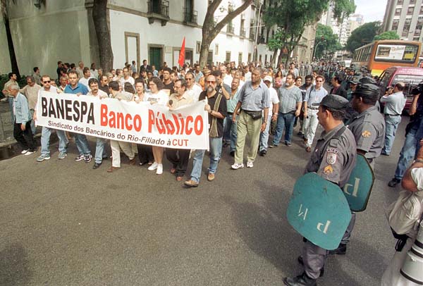 Antônio Carlos Vilela é homenageado em ato que lembra 10 anos da privatização