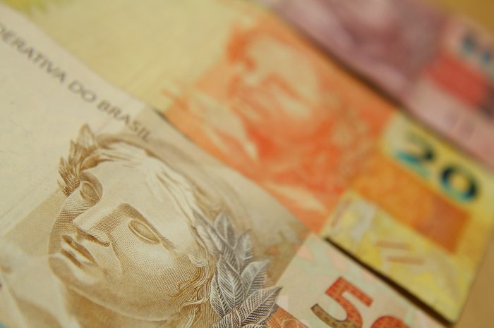 Sindicato reivindica e Santander adiantará pagamento do salário, do 13º e do VA/VR