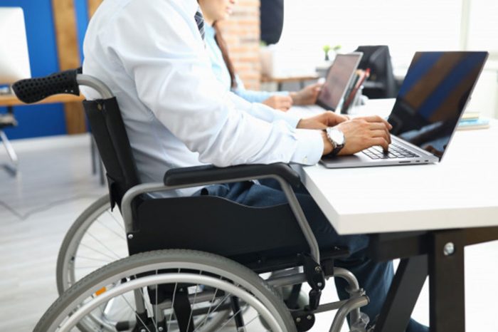 Pessoas com deficiência precisam estar em todos os espaços